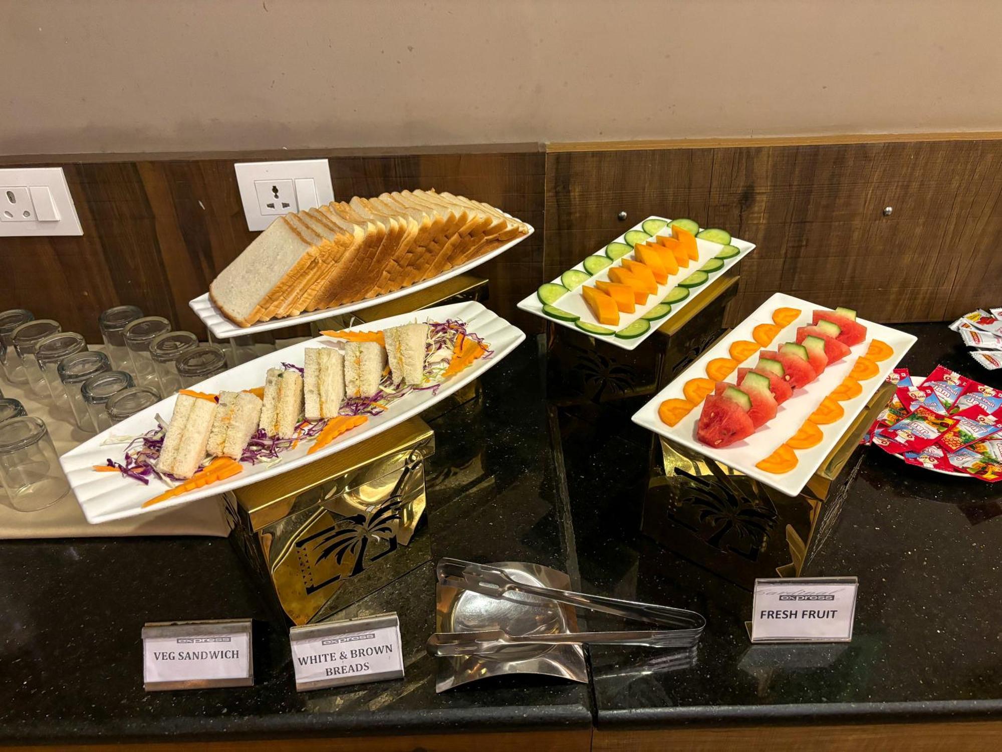 Hotel Oxmo Delhi Airport With Free Airport Transsfer New Delhi Exterior foto